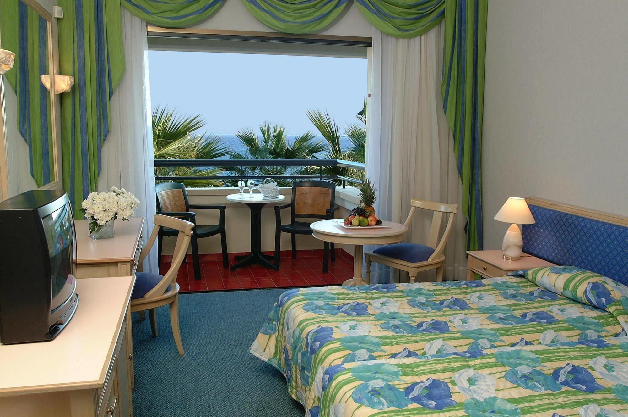 Palm Beach Hotel & Bungalows Larnaca Ruang foto